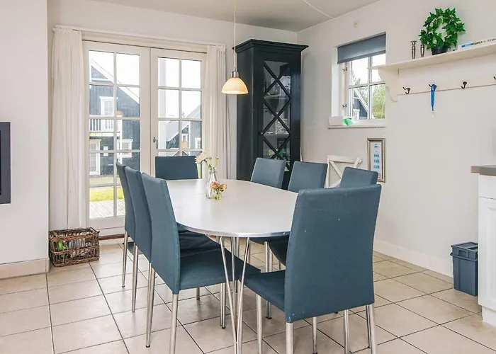 8 Person In Gjern-by Traum